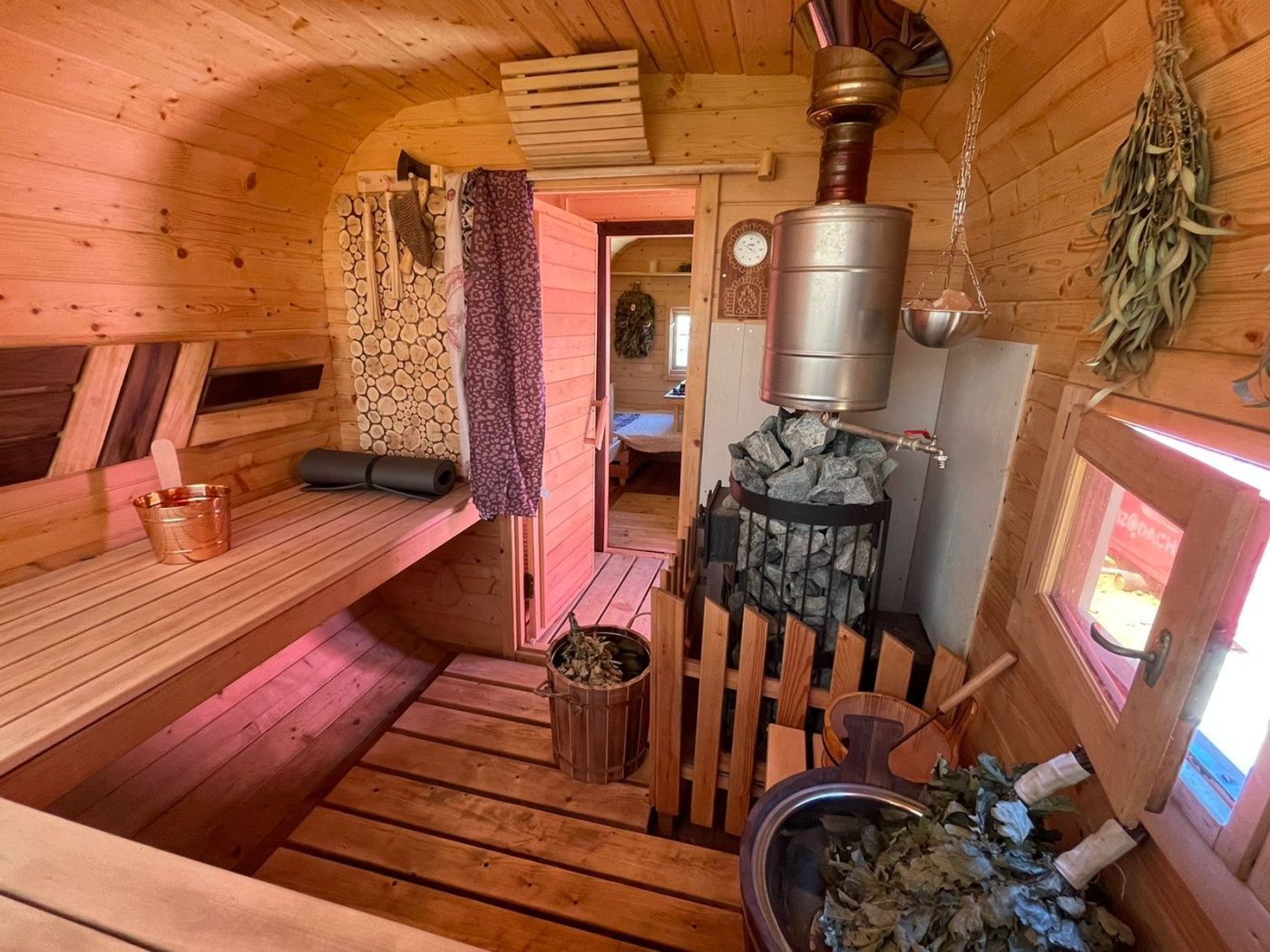 Видовая баня-бочка