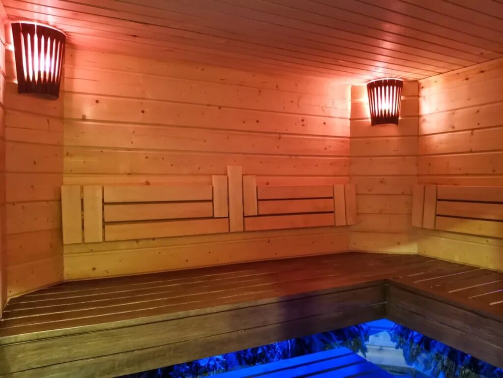 Баня с сенной комнатой